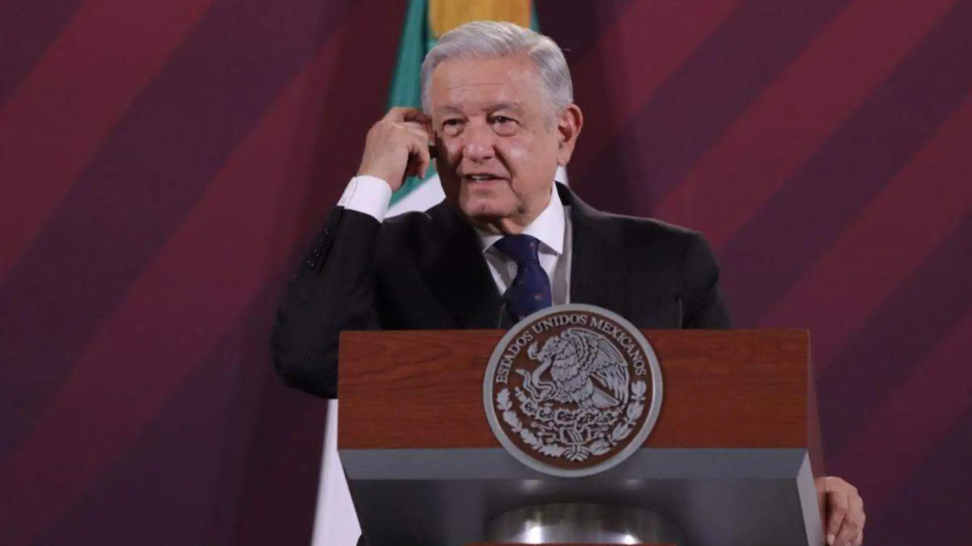 Conferencia matutina de AMLO (1)